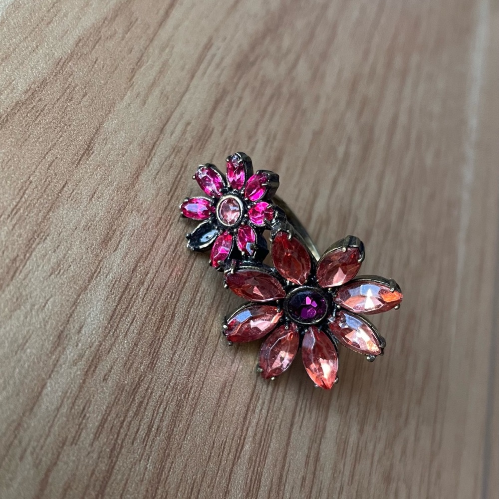 Flower statement ring fossil